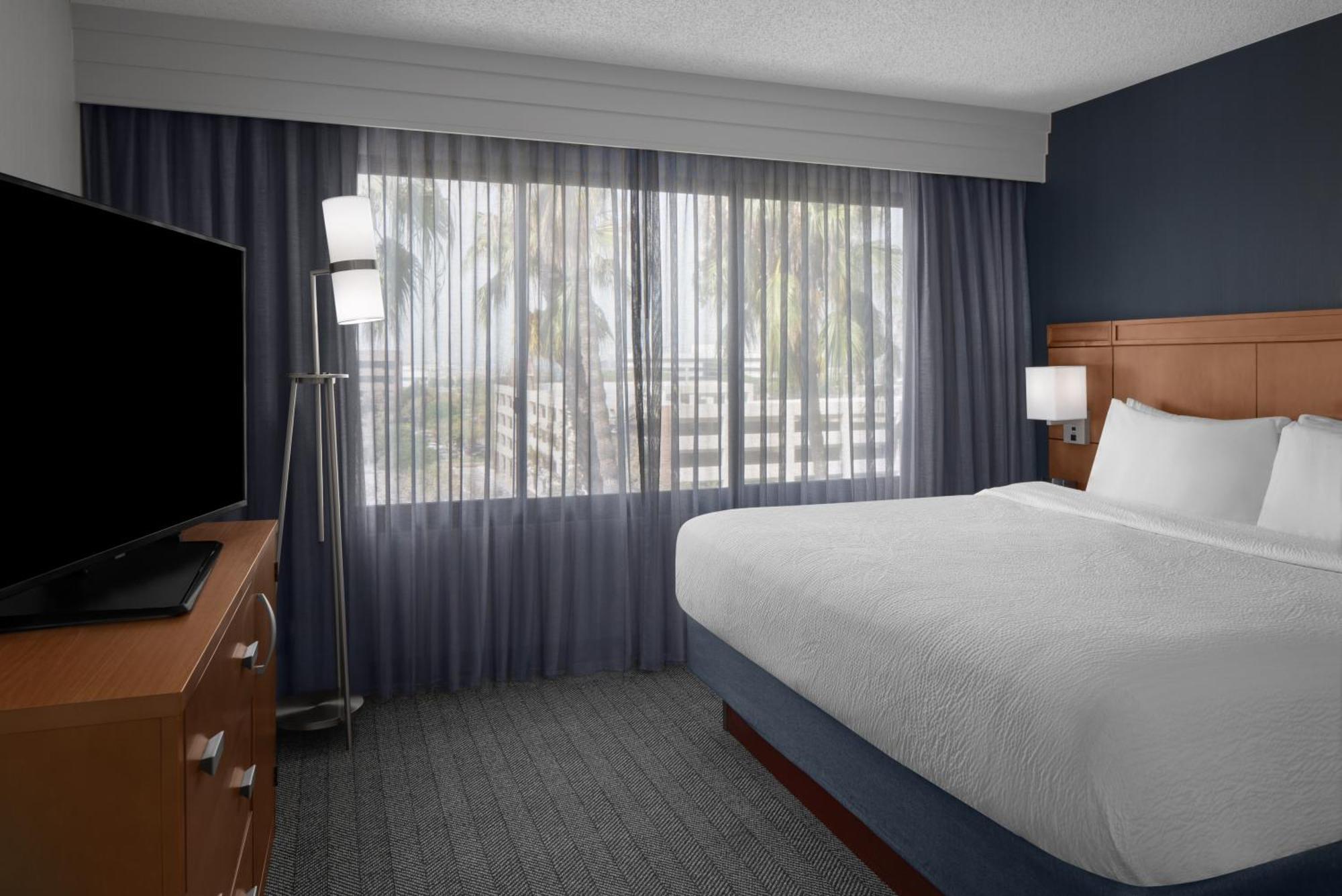 Courtyard By Marriott Cypress Anaheim / Orange County Hotell Eksteriør bilde