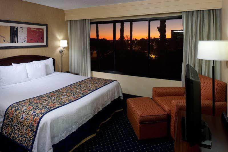 Courtyard By Marriott Cypress Anaheim / Orange County Hotell Eksteriør bilde